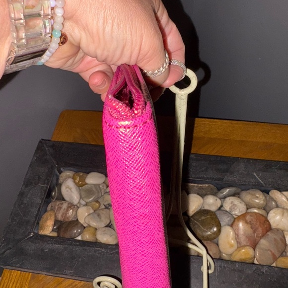 Liz Claiborne Fuchsia Tablet Bag - Picture 5 of 7